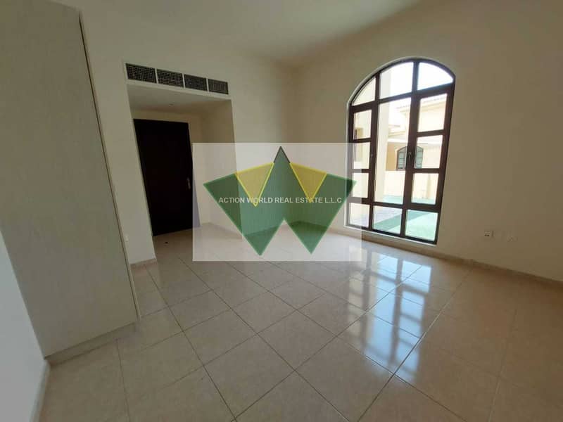 4 Fabulous Single Storey 3 Bedroom Villa For Rent