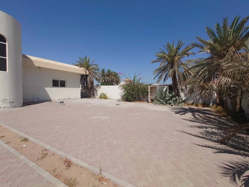 10 Private Villa with Spacious Bedrooms and Bathroom located in Al Khezamia