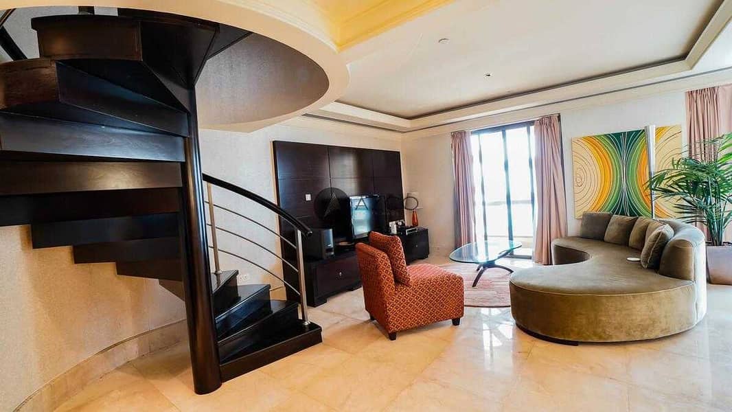 4 Spacious penthouse I Upgraded and luxury furnished