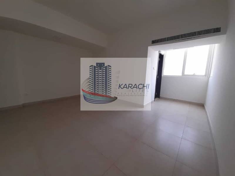 6 Hot Deal! Spacious 3bhk For Just 55k In Al Falah With Central AC & Gas