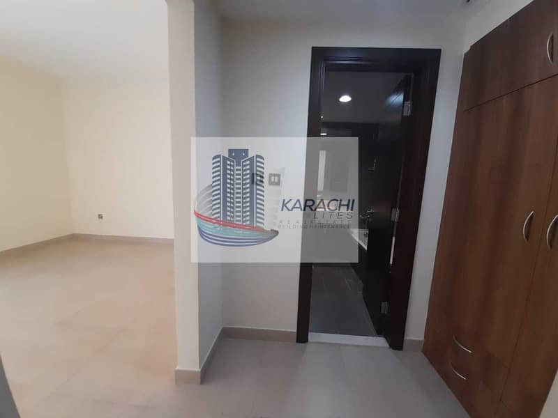 16 One Month Free!! Clean & Spacious Apartment With Free Parking & Gym-Pool Amenities In Al Mamoura