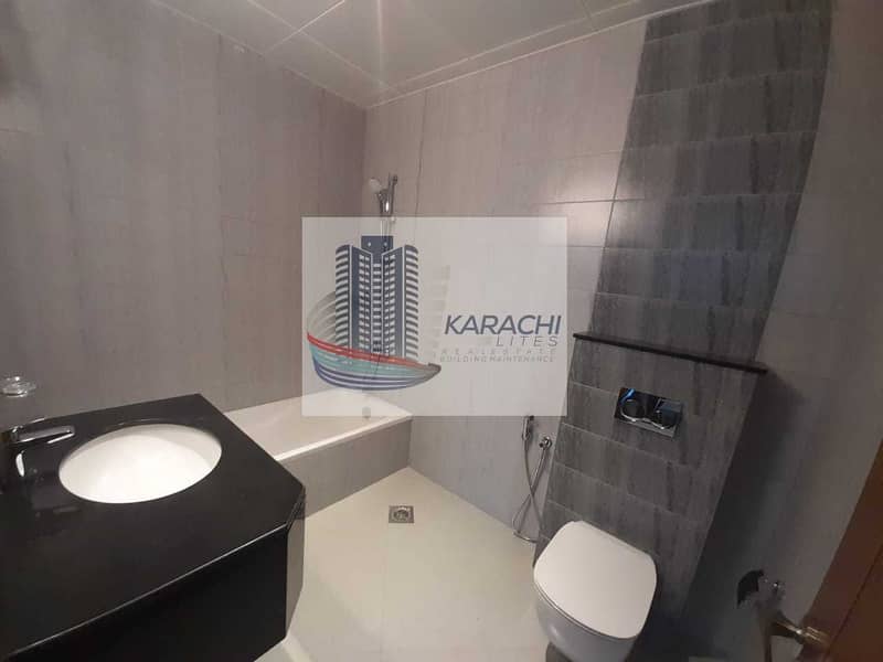 10 BRAND NEW ELEGANT APARTMENTS WITH EXCLUSIVE FACILITIES JUST FOR YOU FROM KARACHI LITES!!