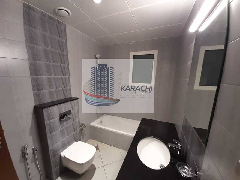 16 BRAND NEW ELEGANT APARTMENTS WITH EXCLUSIVE FACILITIES JUST FOR YOU FROM KARACHI LITES!!