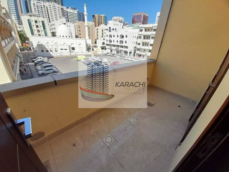18 GREAT PRICE NOW! 2 BEDROOM APARTMENT WITH BALCONY FOR 53