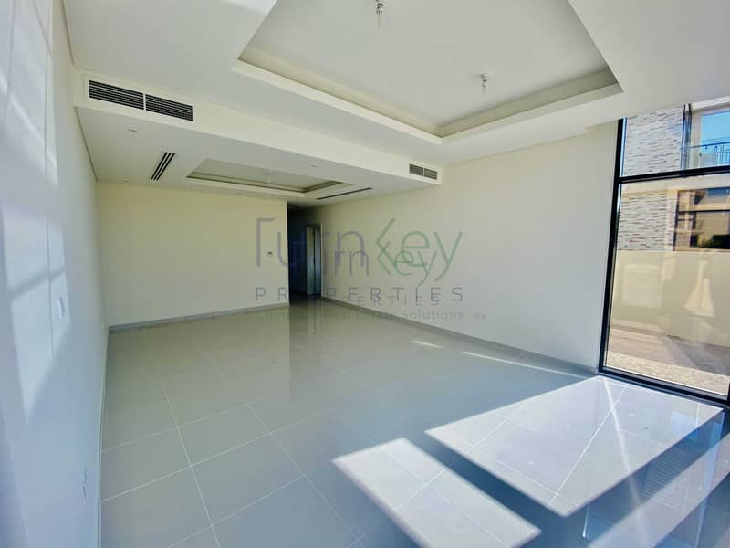 10 THD | Premium Location | Park View | Near pool