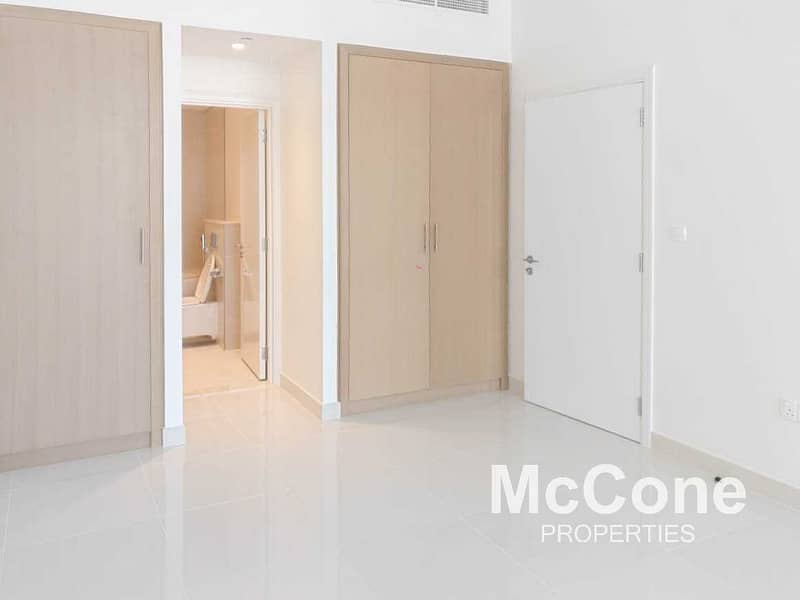 7 Available Now | Spacious apartment | Large Balcony
