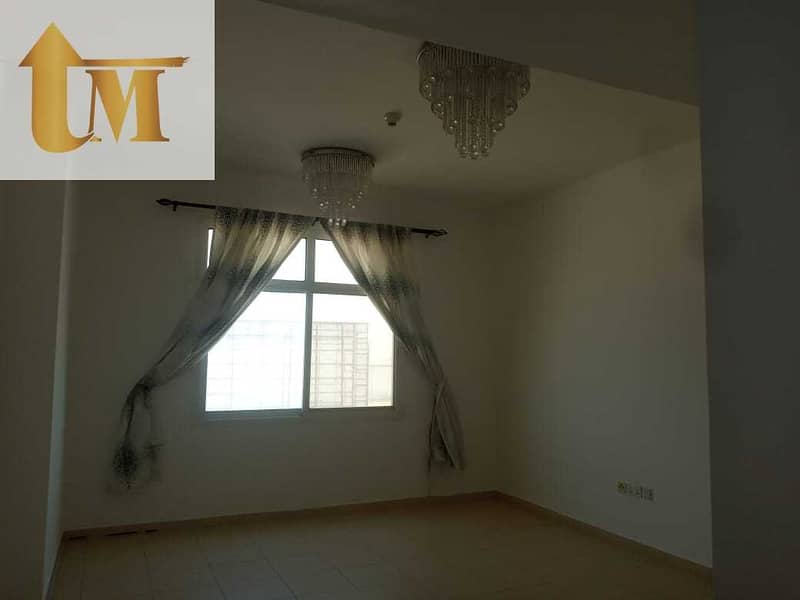 5 Lowest Offer !! 2 bedroom 3Baths Store Laundry Parking in Queue Point. Liwan.