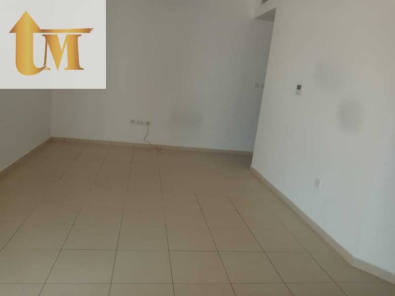 7 Lowest Offer !! 2 bedroom 3Baths Store Laundry Parking in Queue Point. Liwan.