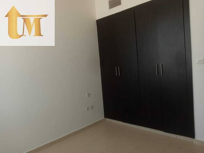 9 Lowest Offer !! 2 bedroom 3Baths Store Laundry Parking in Queue Point. Liwan.