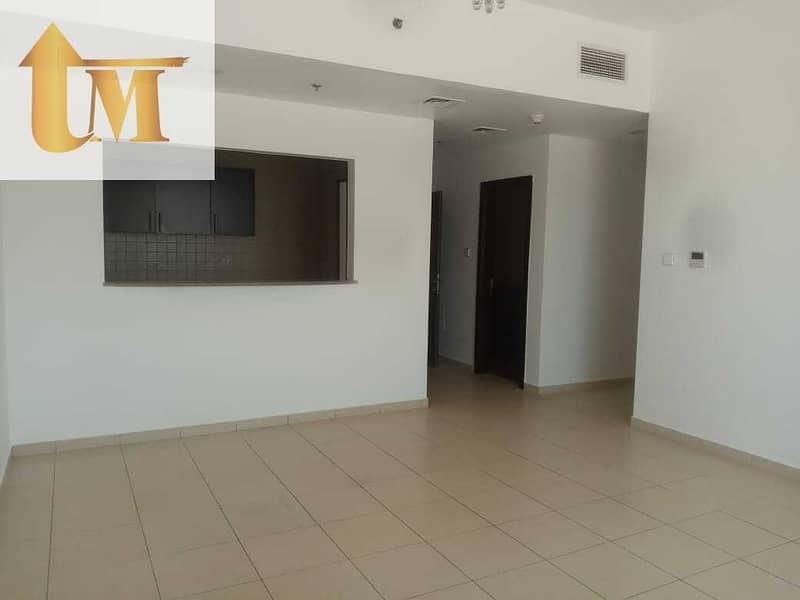 11 Lowest Offer !! 2 bedroom 3Baths Store Laundry Parking in Queue Point. Liwan.