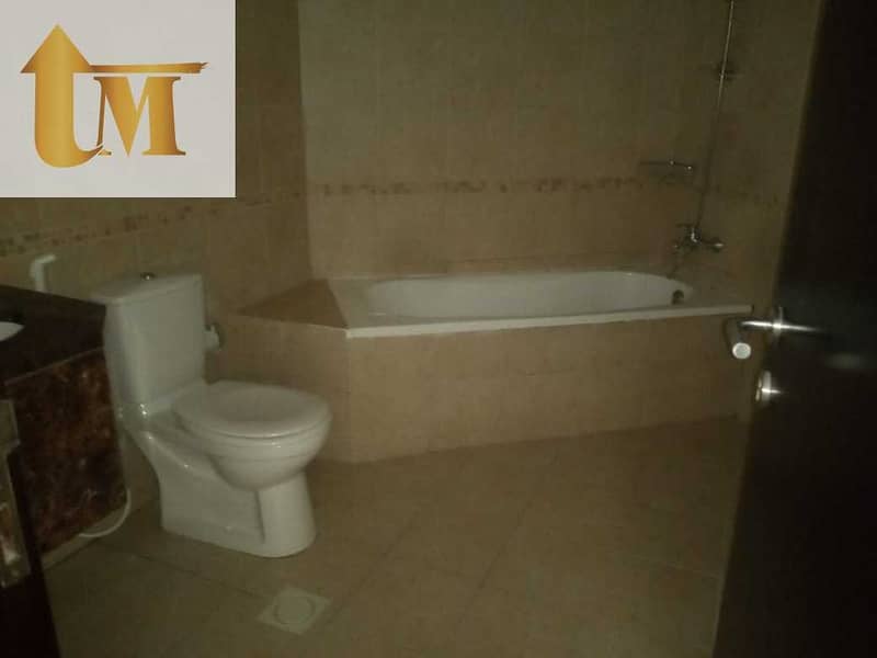 12 Lowest Offer !! 2 bedroom 3Baths Store Laundry Parking in Queue Point. Liwan.
