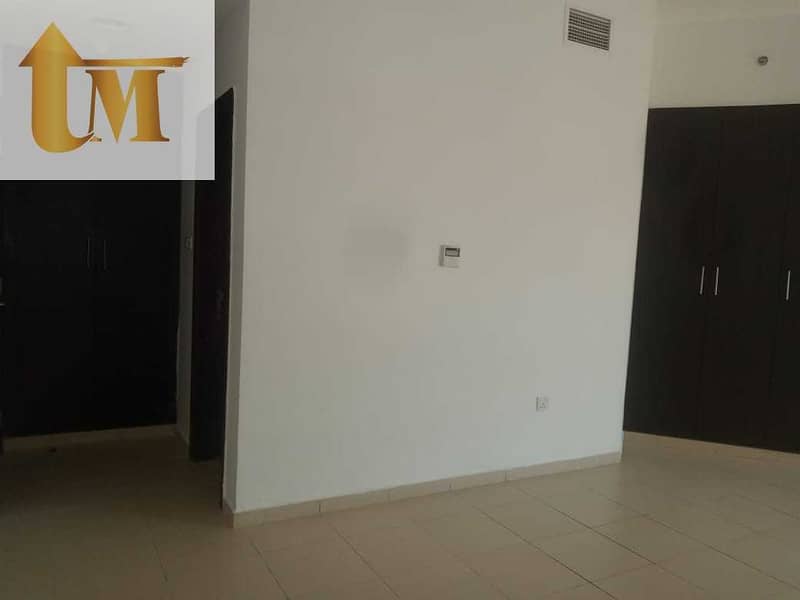 13 Lowest Offer !! 2 bedroom 3Baths Store Laundry Parking in Queue Point. Liwan.