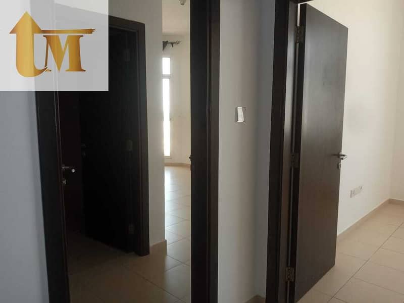 15 Lowest Offer !! 2 bedroom 3Baths Store Laundry Parking in Queue Point. Liwan.