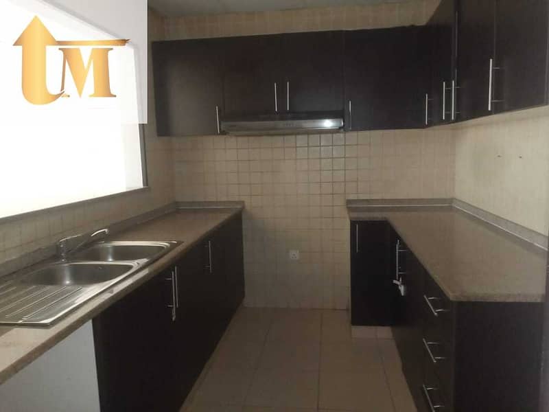 18 Lowest Offer !! 2 bedroom 3Baths Store Laundry Parking in Queue Point. Liwan.