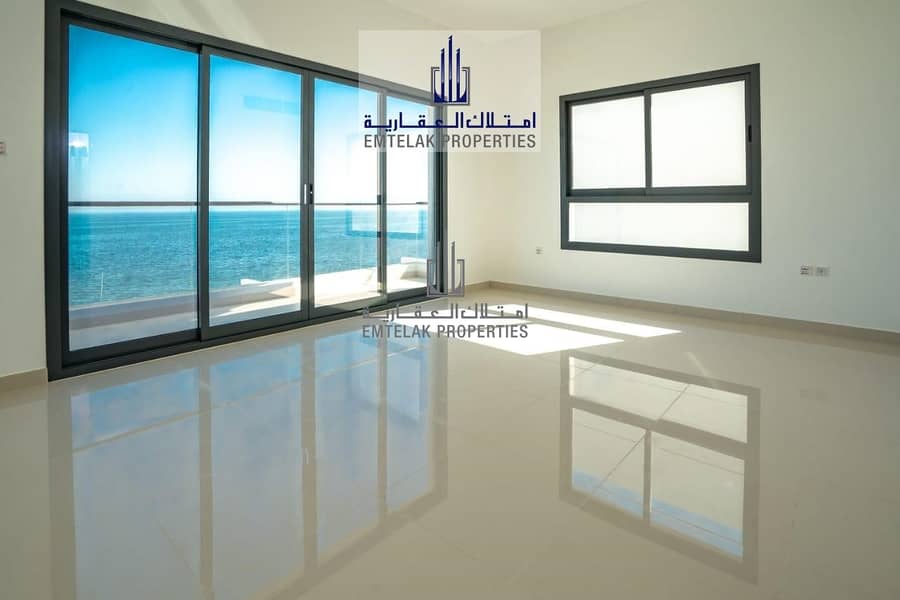 15 Upgraded 4 bedrooms | Sea View | With Lift | Spacious