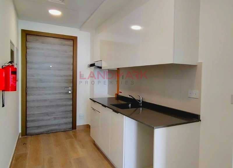 4 One Month Free Bright And Spacious Studio With Balcony In Luxury Bloom Towers