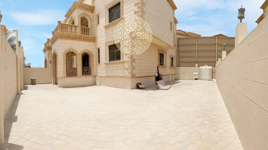 4 GORGEOUS 5 BEDROOM INDEPENDENT VILLA WITH MAID ROOM FOR RENT IN MOHAMMED BIN ZAYED CITY