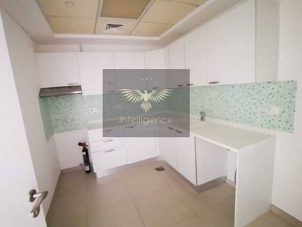 6 13 months contract! Spacious Unit with Balcony!
