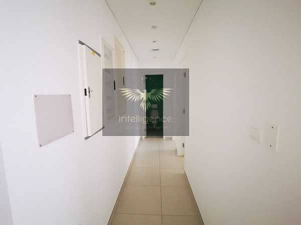 4 13 months contract! Spacious Unit with Balcony!