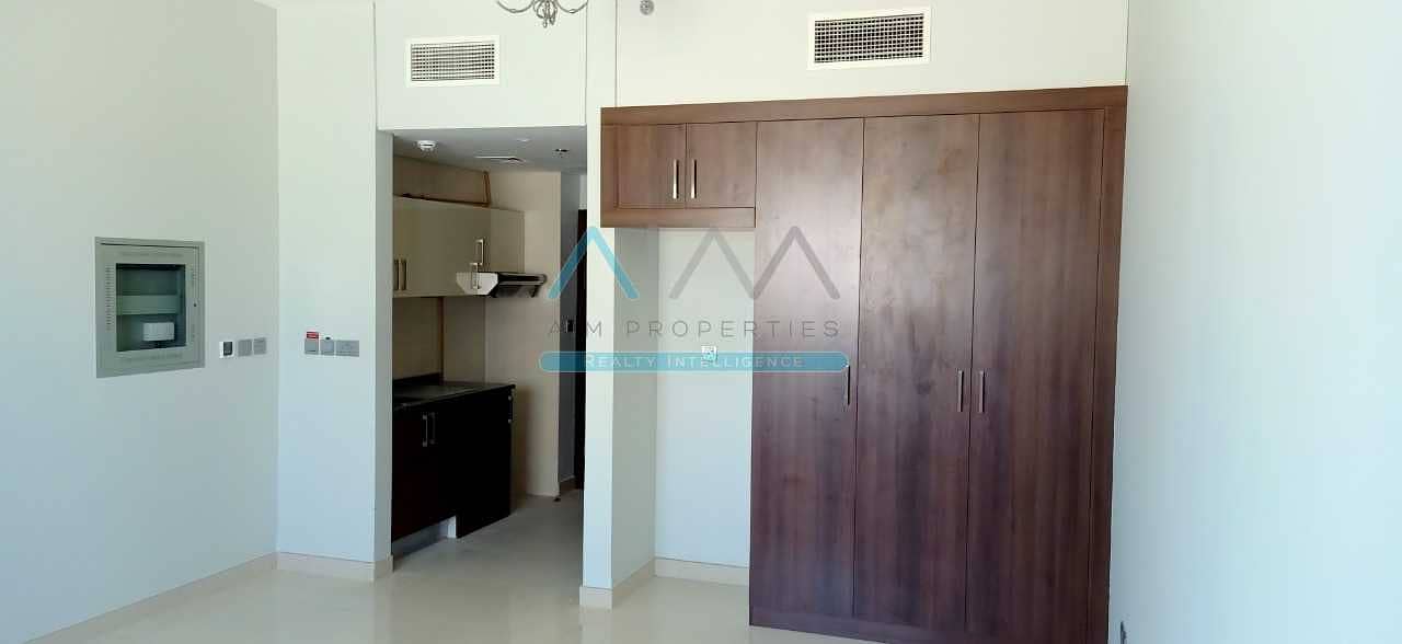 10 SUPER SPECIAL 3 BHK ONE MONTHS FREE WITH CHARMING  VIEW + MAD ROOM  IN DUBAI SCIENCE PARK