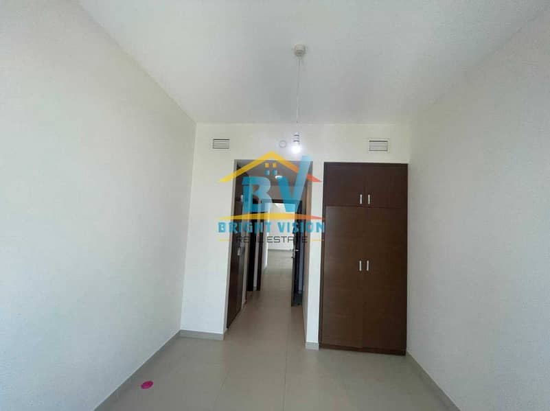 10 Hot Deal! Spacious 1 BHK Apartment