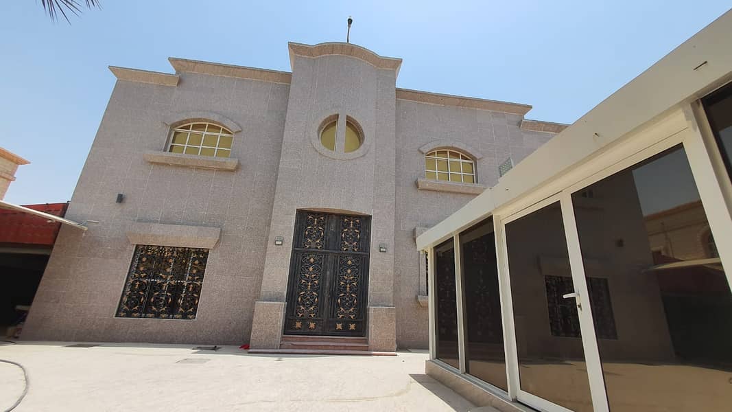 For sale a luxurious villa in Ajman, the area of ​​6400 feet