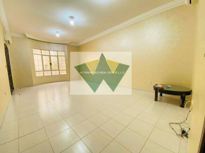 11 Huge Yard And Garden 8 Master Bedroom In MBZ City