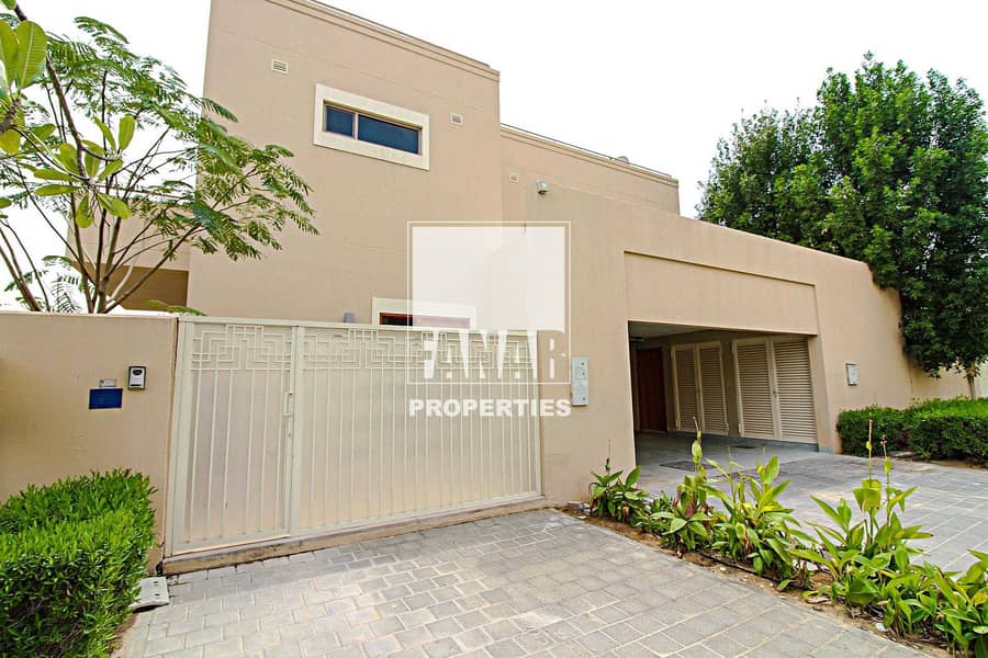 Vacant | Big Layout 4BR Villa with Private Garden and Pool!