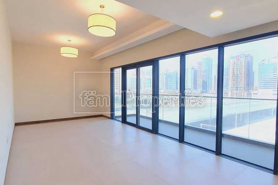 18 1 bedroom with amazing view of Dubai canal
