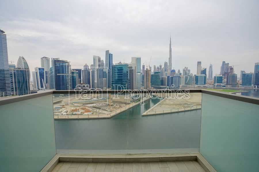Panoramic View Of Canal & Burj Khalifa Apartment Panoramic View Of Canal & Burj Khalifa Apartment