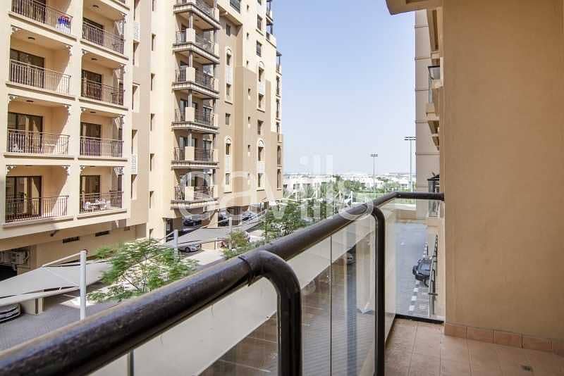Near to Souq Extra | Managed| Huge Lay-outs