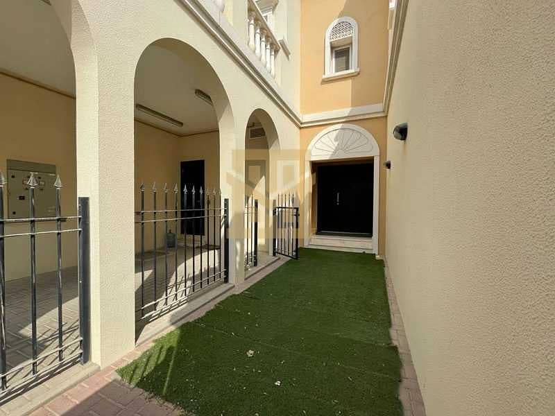 22 Good Condition| Ready to Move In| 2 BR Plus Maids TH