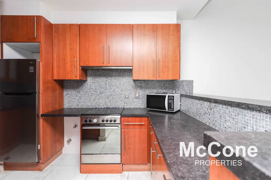 6 Vacant Now | Spacious and Modern | Prime Location