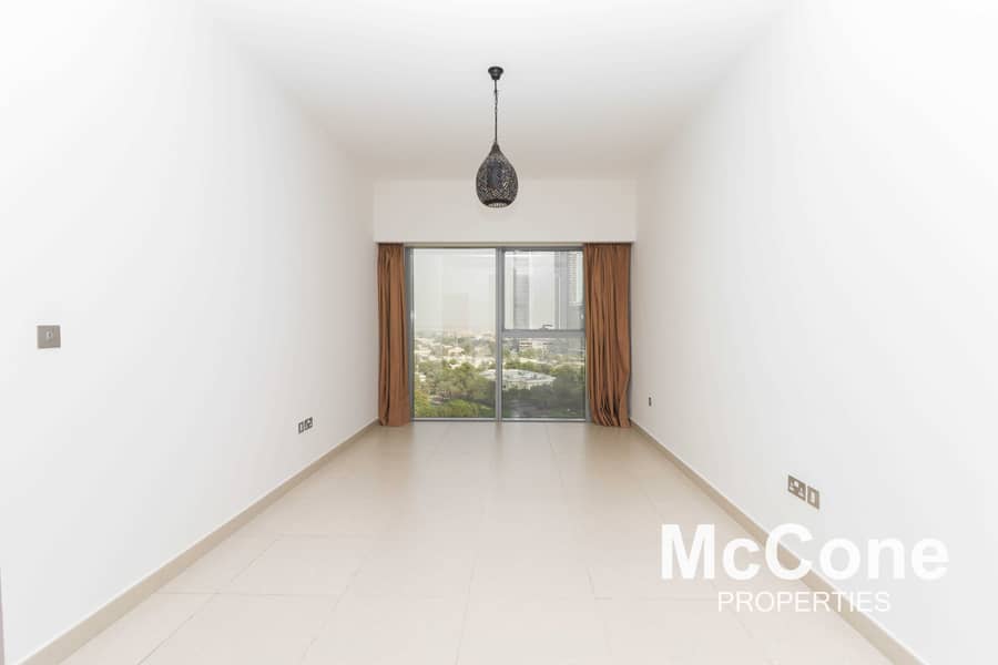 10 Vacant Now | Spacious and Modern | Prime Location