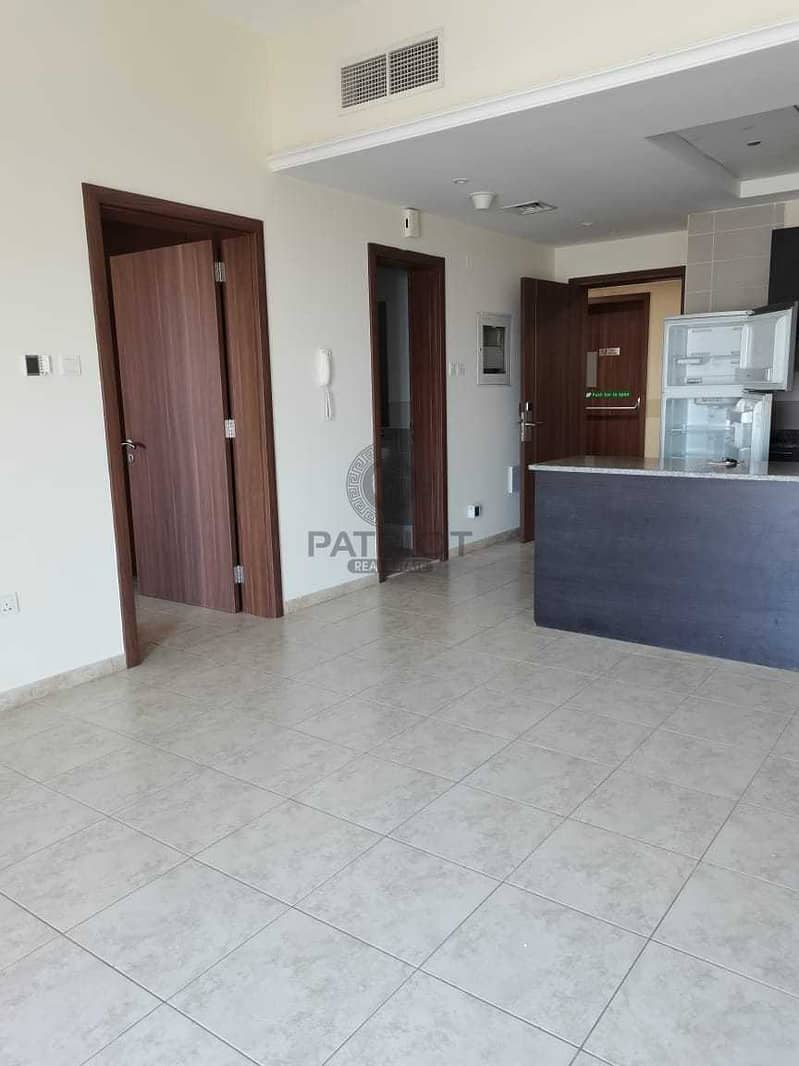 2 Vacant 1BR | Road View | Imperial Residence A