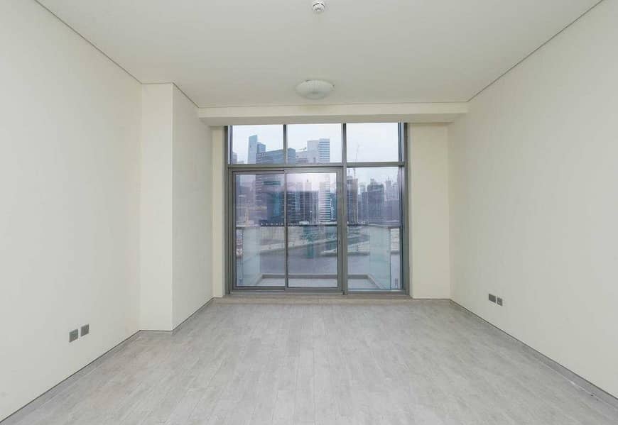 Spacious Burj and Canal View || Ready to Move In