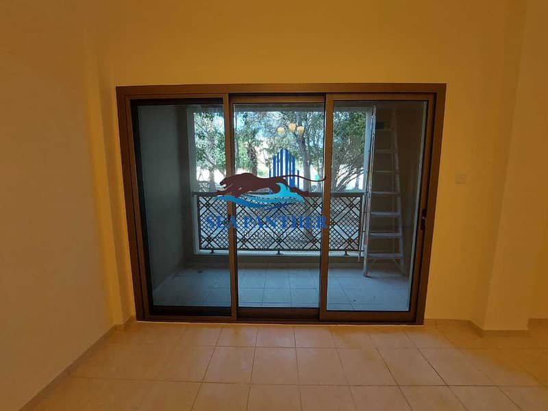 17 WOW STUTIO WITH BALCONY | CHILLER FREE MAINTENANCE FREE 1 MONTH FREE