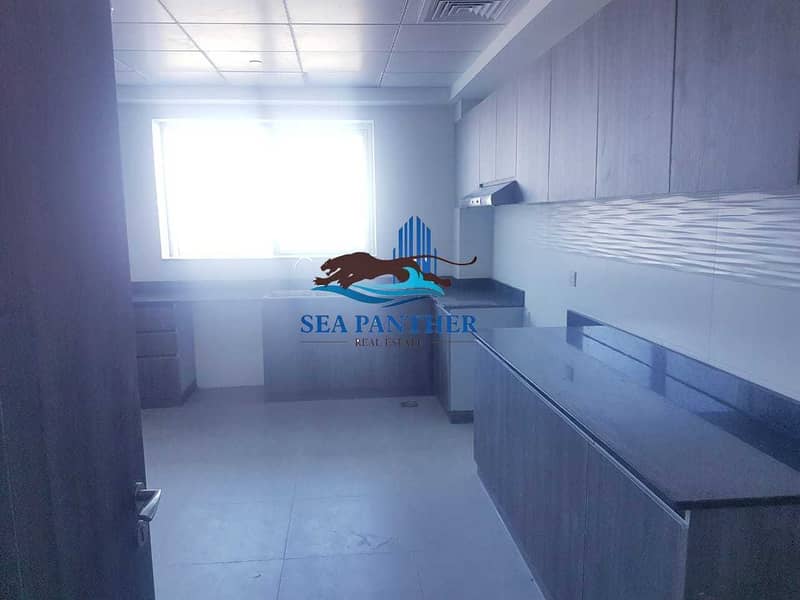 2 SPACIOUS 3 BHK WITH MAIDS  & LAUNDRY ROOM | ARJAN