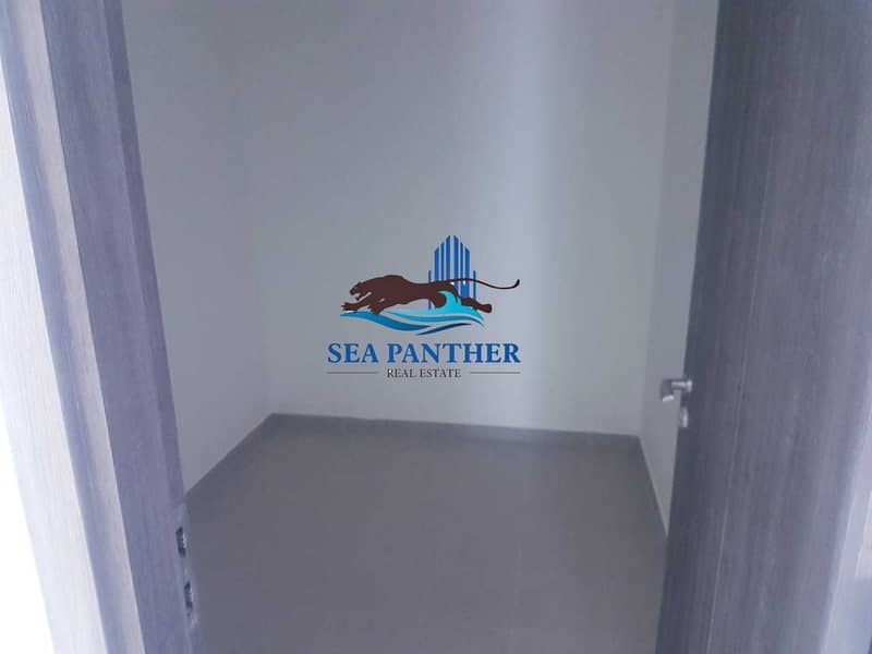 7 SPACIOUS 3 BHK WITH MAIDS  & LAUNDRY ROOM | ARJAN