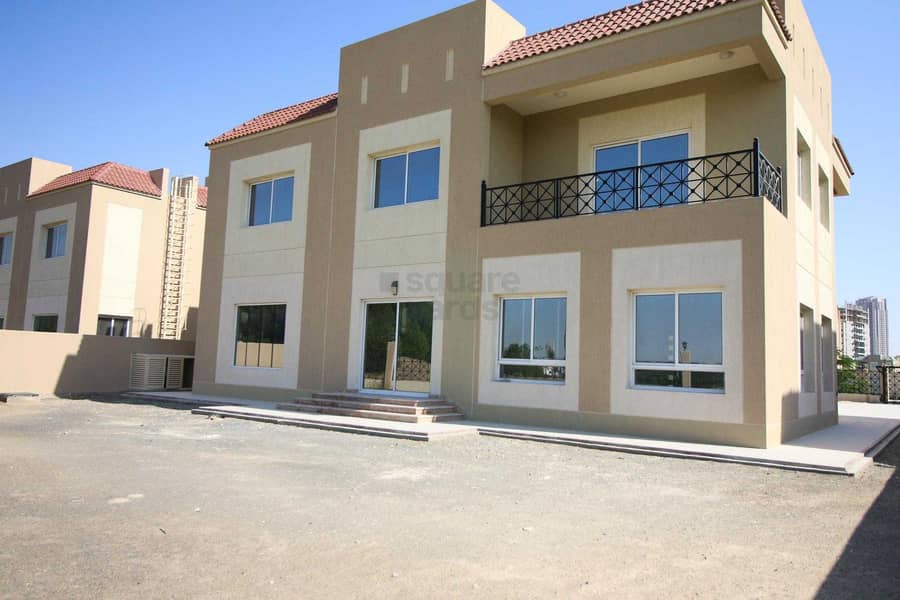 Upgraded 6 Bed Independent Villa in Dubai Land