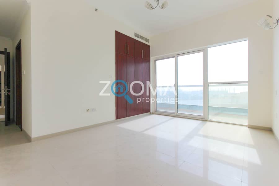 8 Spacious 2 Bed | Large Balconies | Rented