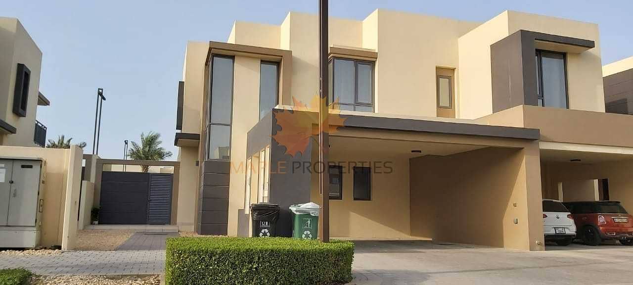 Close To Pool || Luxury 4BR Townhouse || Single Row || For Sale