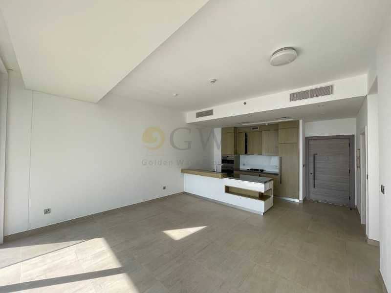 4 EXCLUSIVE|Private Beach|2 bed|large balcony|GREAT DEAL