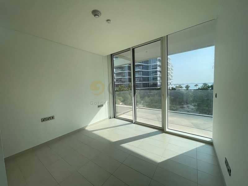 9 EXCLUSIVE|Private Beach|2 bed|large balcony|GREAT DEAL