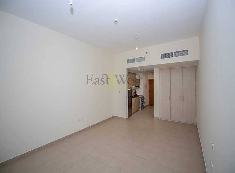 6 Equipped Kitchen| Direct from owner| Parking