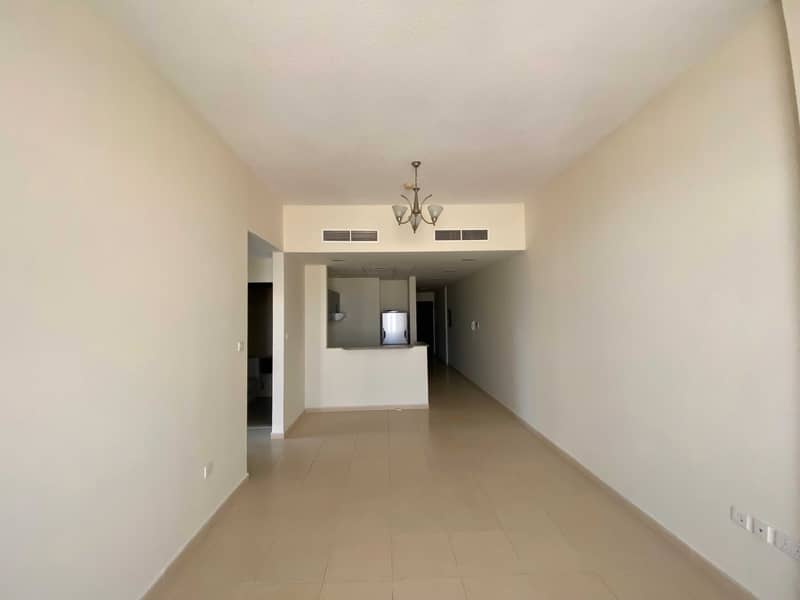 Квартира в Ливан，Кью Пойнт, 2 cпальни, 37000 AED - 5291680