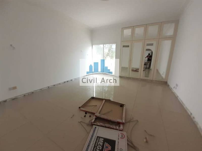 7 INDEPENDENT FULLY RENOVATED 5 BR VILLA NEXT TO SAFA PARK JUST 250K