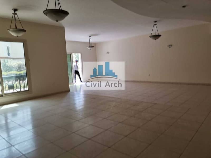 4 Spacious 4 BR Villa in Al Barsha 1 Closed to Saudi German Hospital