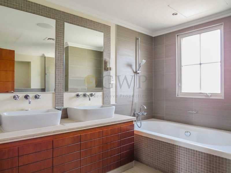 10 Exclusive|Well Maintained|Muirfield|Private Pool