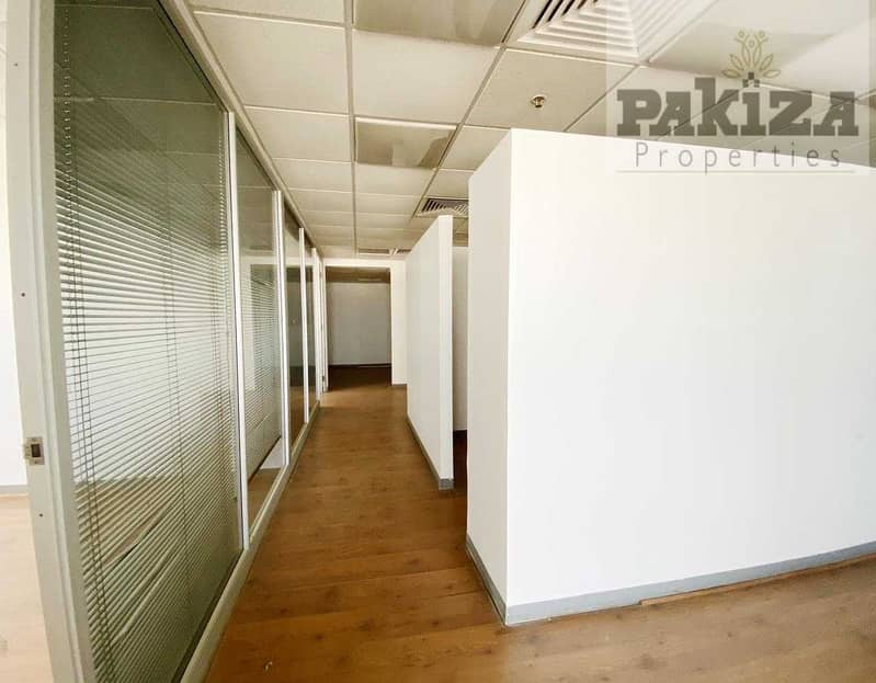 8 NEAR METRO|WELL MAINTAINED|CLOSED GLASS PARTITIONS|SPACIOUS FULLY FITTED OFFICE FOR RENT IN SHEIK ZAYED ROAD
